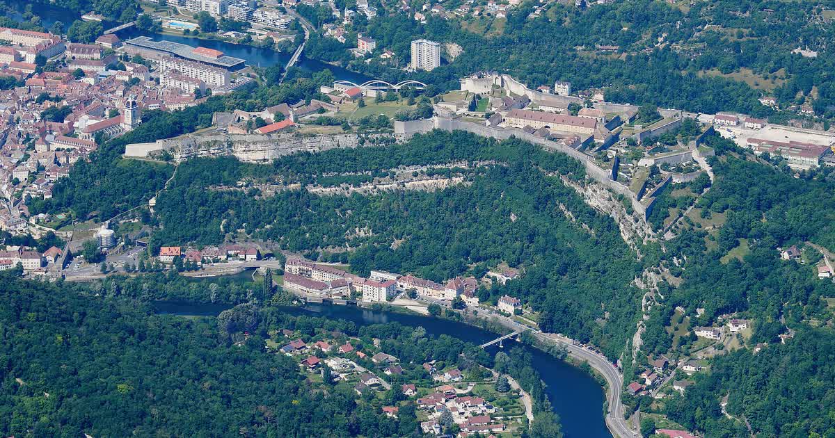 La citadelle de Besançon et la boucle du Doubs